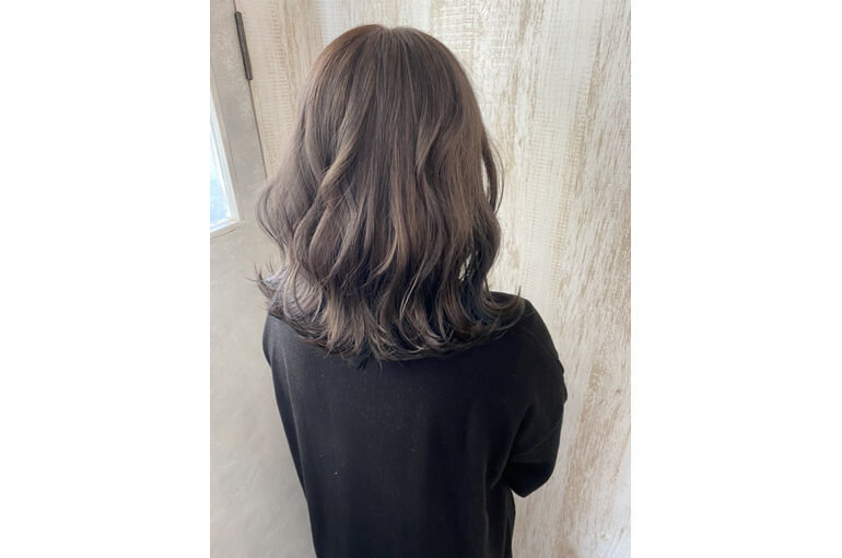 インナーカラーで人気ヘアスタイル ラベンダーベージュ エクストラブルー 城東区野江のヘアサロン Estrela 美容に詳しい野江のおしゃれな美容院スタイリストが更新していきます